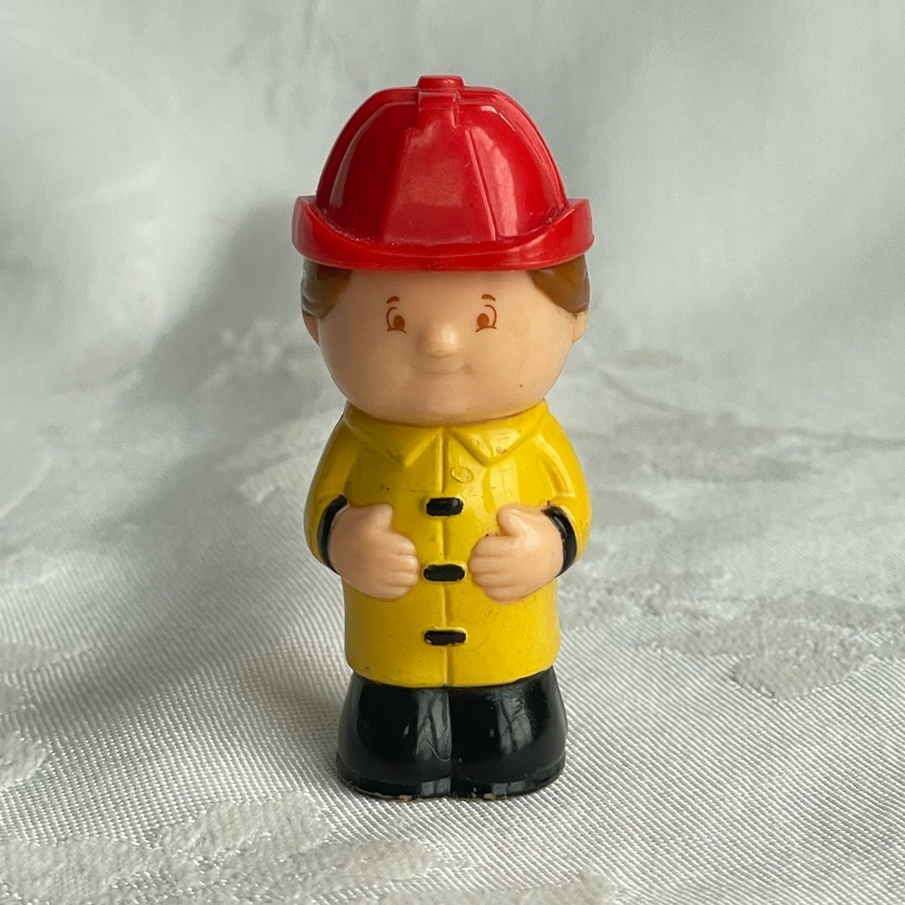 Vintage Playskool Fireman Figure 1988 Red Hat Yellow Jacket Pretend Play RARE